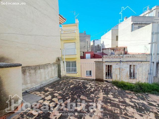 GRAN CASA ECONÓMICA PARA REFORMAR CON GARAJE Y TERRAZA