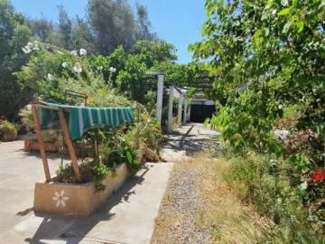 Gran casa esquina en venta, la cisterna | 2 dormitorios por 270000. 00 en La Cisterna