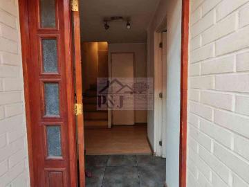 CASA EN VENTA EN SECTOR MIXTO DE MAIPÚ