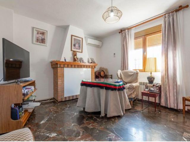 GRAN CHALET CON PISCINA EN OTURA!