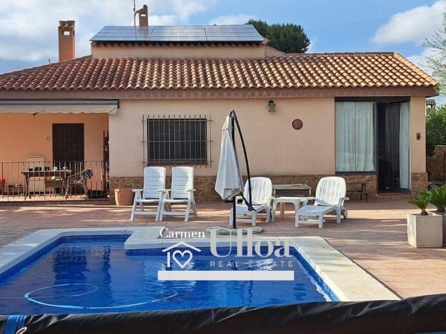 Gran Chalet En Zona Girasoles Chalet en la codiciada zona de. 250m² Mutxamel