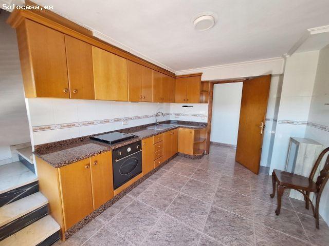 ? Gran chalet en el centro de Monóvar: amplitud y una ubicación inmejorable