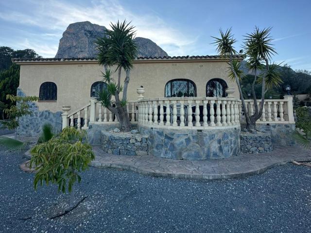 Gran chalet en Polop con 2.000 m2 de terreno – naturaleza y privacidad