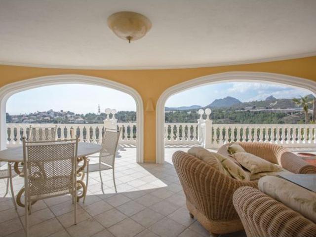 Gran chalet independiente en la Nucia, Alicante
