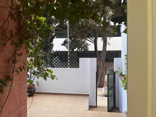 GRAN DUPLEX EN LA MEJOR ZONA DE SEVILLA ESTE
