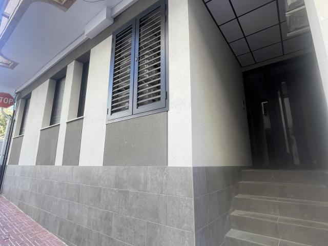 GRAN ESTUDIO EN TORREVIEJA: 1 BAÑO