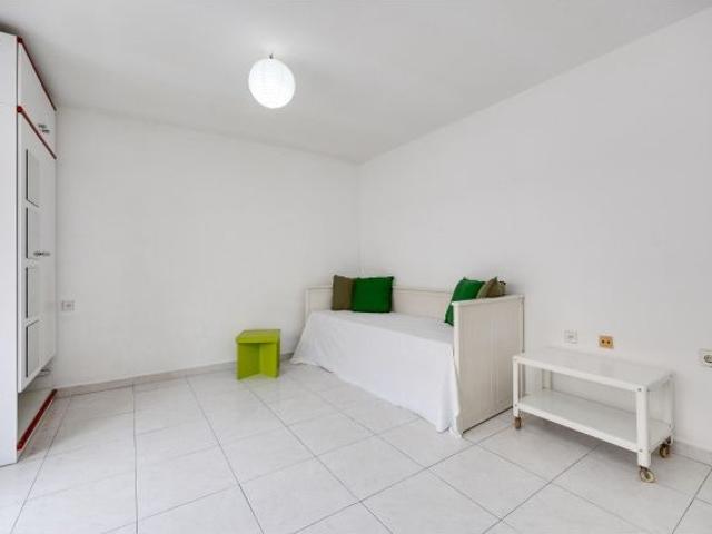 Gran estudio en zona Avenida Habaneras, Torrevieja