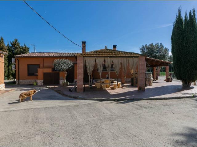 Gran Finca Rústica con dos casas en venta en Vullpellac Fora. 832m² Forallac