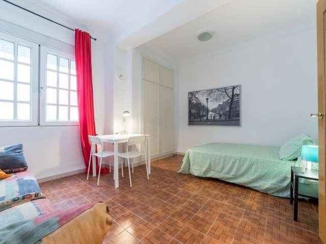 Gran habitación en alquiler en Quatre Carreres, Valencia