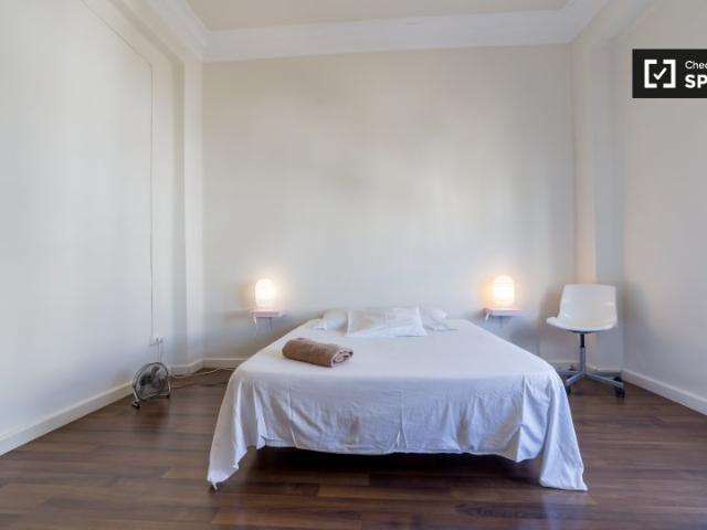 Gran habitación en apartamento de 5 dormitorios en Extramurs, Valencia
