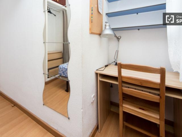 Gran habitación en piso compartido en Chamberí, Madrid