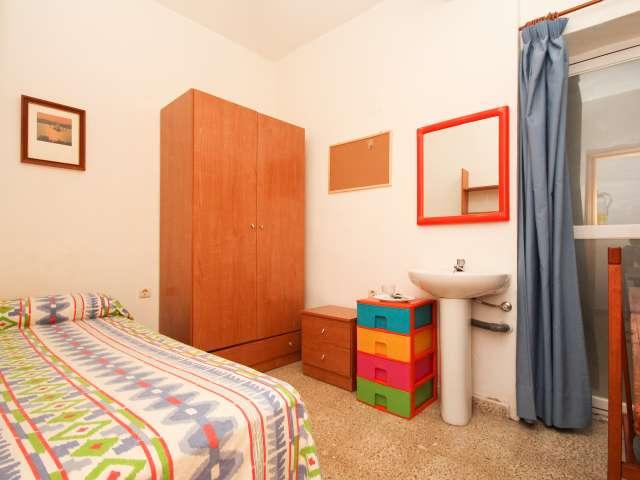 Gran habitación en piso compartido en Los Pajaritos, Granada