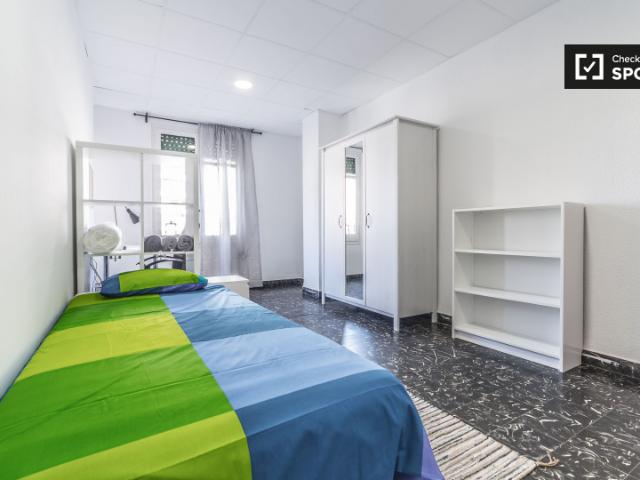 Gran habitación en un apartamento de 5 dormitorios en Extramurs, Valencia