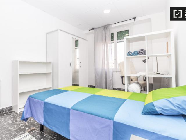 Gran habitación en un apartamento de 5 dormitorios en Extramurs, Valencia