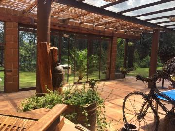 ¡GRAN JARDÍN EN ZONA DE BOSQUE!