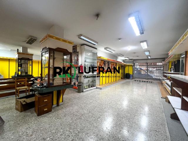 GRAN LOCAL COMERCIAL A LA VENTA EN ZONA MERCADO