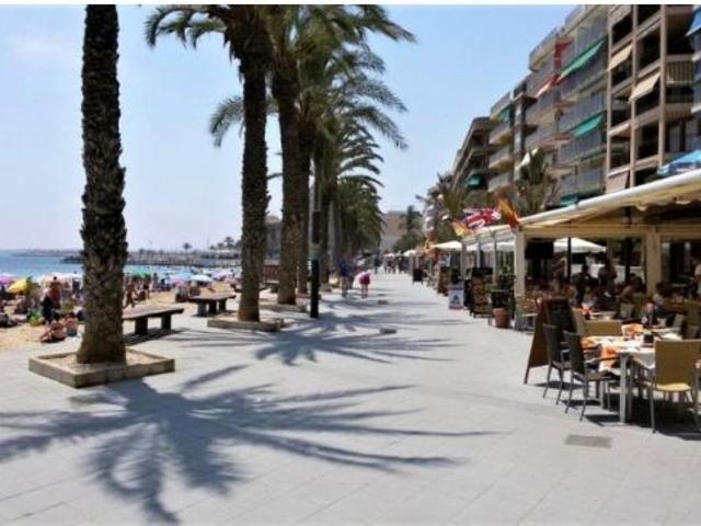 Gran Local comercial cerca del Paseo Marítimo y de las Piscinas Naturales