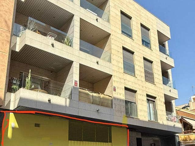 Gran Local comercial cerca del Paseo Marítimo y de las Piscinas Naturales