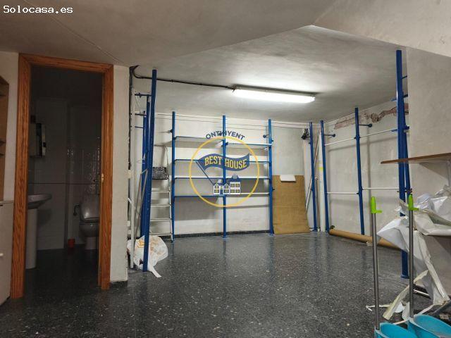 Gran Local Comercial con Depósito