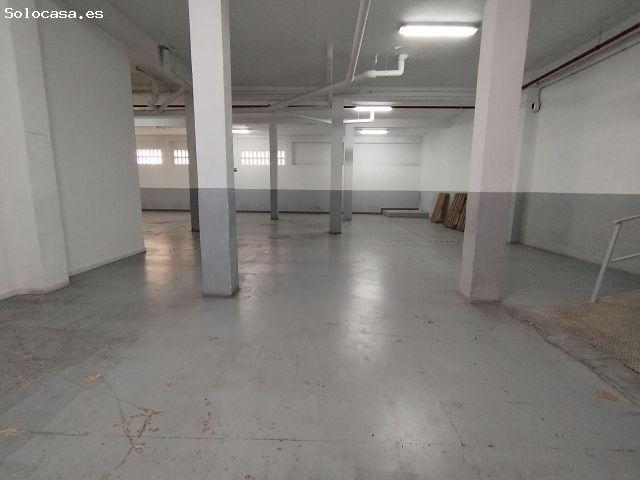 Gran local comercial de 990 m2 en esquina junto al centro de Alicante | Máxima visibilidad y múltipl