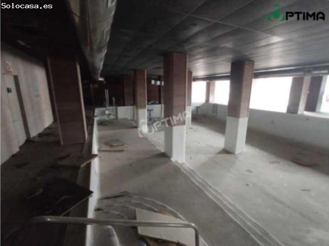 Gran local comercial en ayuntamiento de Catarroja