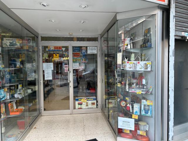 Gran local comercial en Badalona de 225 m2 en venta