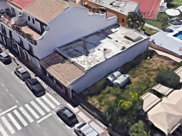GRAN LOCAL COMERCIAL EN CANCELADA, ESTEPONA