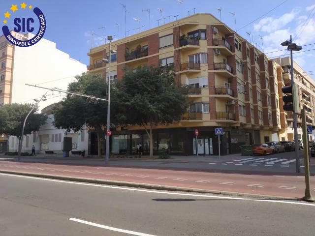 Gran Local Comercial en Castellón – 1.140 m2 con Patio y Ubicación Estratégica Corte Inglés, Renfe, Uji