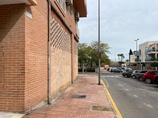 Gran local comercial o de viviendas de 675 metros en Avenida del Príncipe Alcantarilla