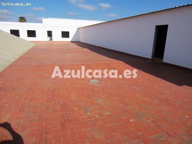 Gran local con terraza