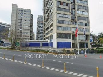 Gran local en Av. Andrés Bello ubicación privilegiada