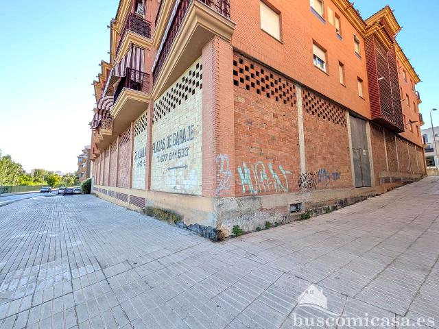 Gran local en Avenida Andalucía