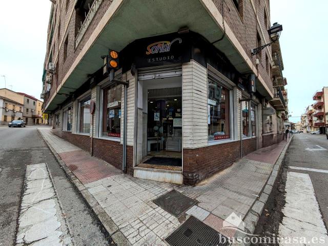 Gran local en Calle Antonia López Arista