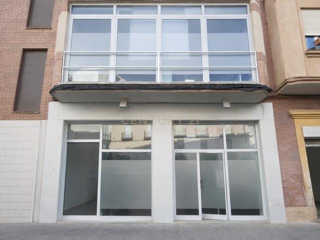 Gran local en venta en Plaza Marrón 1, Cáceres | Inversión con múltiples posibilidades