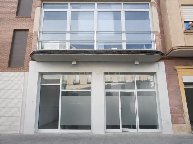 Gran local en venta en Plaza Marrón 1, Cáceres | Inversión con múltiples posibilidades
