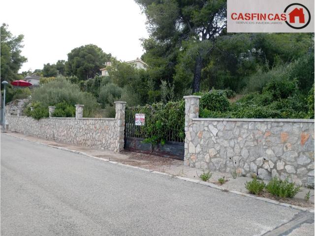 GRAN PARCELA CON VISTAS AL MAR DE 1.200 M2 EN COSTA CUNIT PRACTICAMENTE LLANA CUNIT