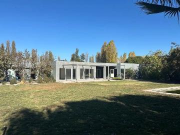 Gran Parcela con 2 Casas, Total 602/5.000 mts2, Condominio Las Tranqueras de Liray – Colina