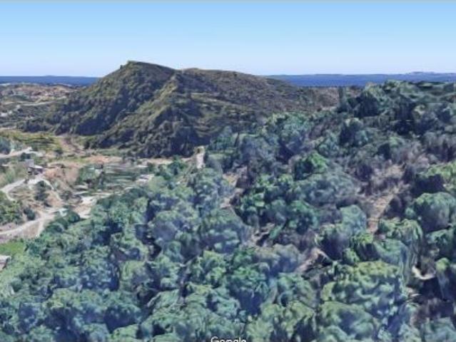 Gran Parcela Rustica con Agua y antigua edificación