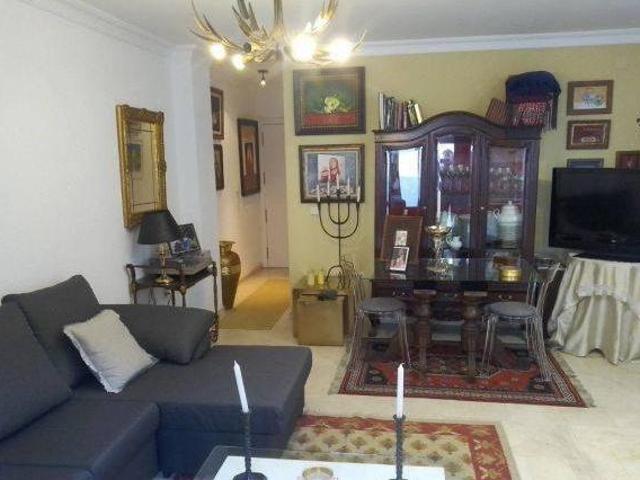 Gran piso amueblado con dos patios y todo incluido