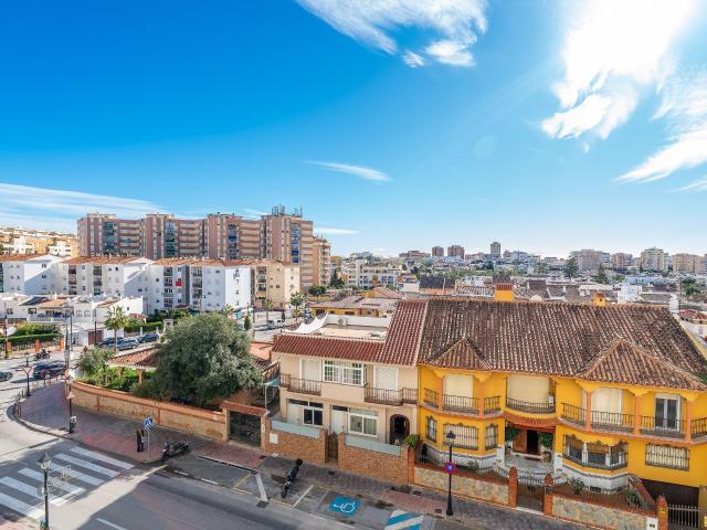 GRAN PISO DE 4 DORMITORIOS EN FUENGIROLA