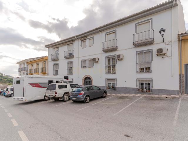 GRAN PISO DE 4 DORMITORIOS EN MONTEFRÍO. AMPLITUD, LUMINOSIDAD Y CONFORT