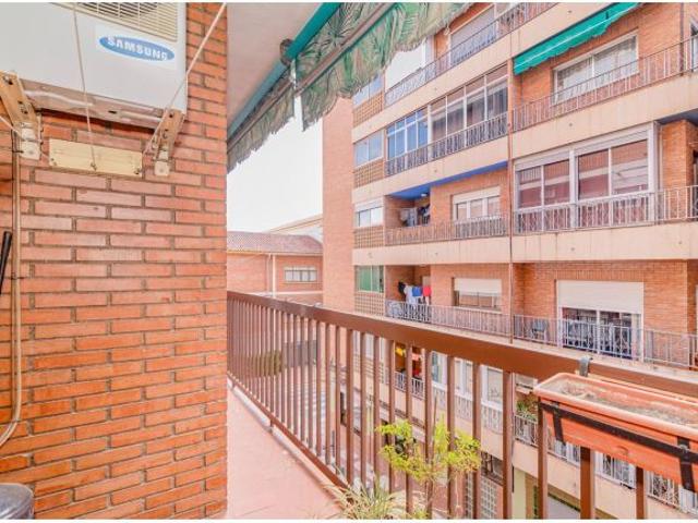 GRAN PISO EN ZONA ARABIAL!