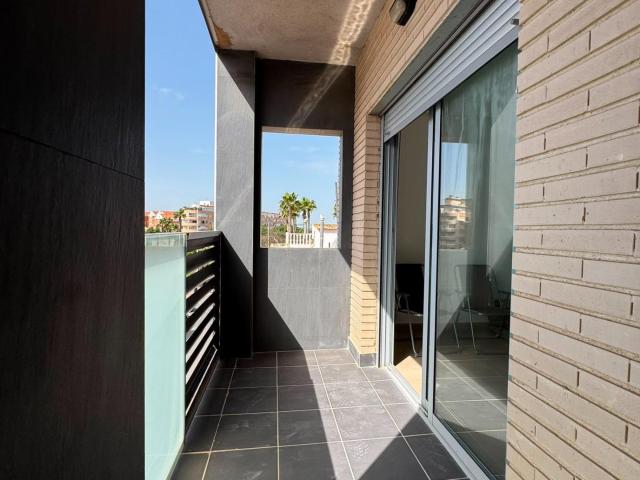 Gran Piso Reformado de 5 Dormitorios con Terraza Sur – Ideal Inversión o Grandes Familias