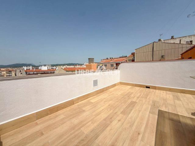 GRAN PISO REFORMADO EN VALLPARADIS, 4 HABITACIONES CON TERRAZA Y PK TRIPLE