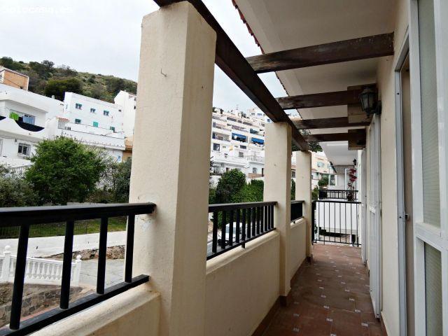 GRAN PISAZO AL LADO DEL MAR
