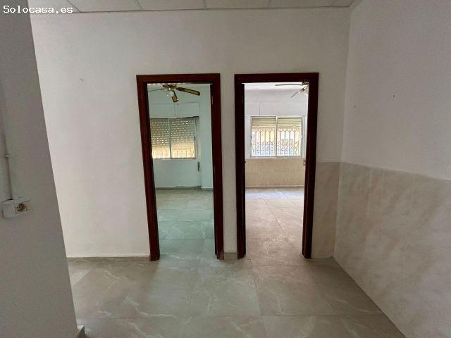 Gran Planta Baja en Torrevieja con Potencial Comercial y Residencial!