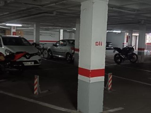 GRAN PLAZA DE GARAGE PARA COCHE Y MOTO EN RINCON ALTO, ZONA COMPLICADA DE APARCAMIENTO