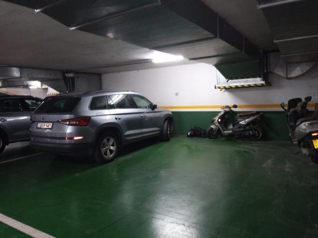 GRAN PLAZA DE PK. EL CENTRO CON CAPACIDAD PARA TRES VEHICULOS