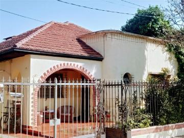 GRAN PRECIO BAJO TASACIÓN! Casa en Terreno de 432 m2 en Barrio Suárez Mujica, Ñuñoa