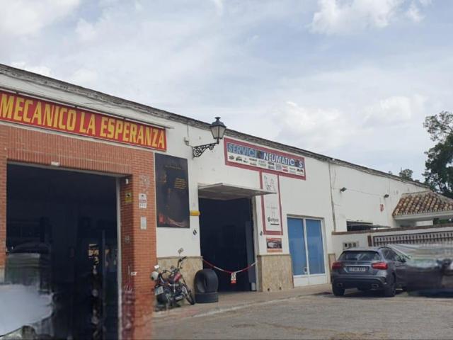 Gran solar y nave industrial en el núcleo urbano de Antequera